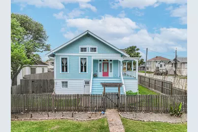 3002 Avenue Q 1/2, Galveston, TX 77550 - Photo 1
