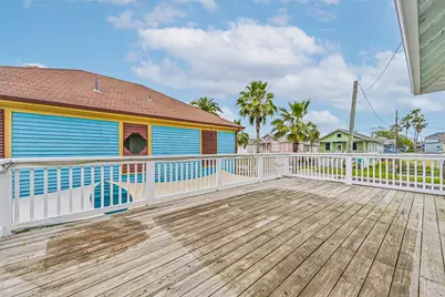 3002 Avenue Q 1/2, Galveston, TX 77550 - Photo 39