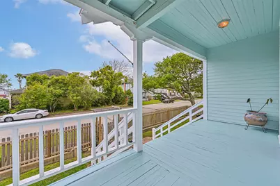 3002 Avenue Q 1/2, Galveston, TX 77550 - Photo 7