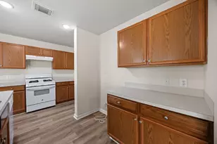 2710 Skyview Ridge Ct, Houston, TX 77047 - Photo 11