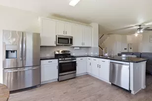 410 Walnut Branch Dr, Baytown, TX 77523 - Photo 7