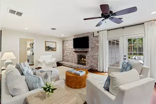 7607 Meadowglen Ln, Houston, TX 77063 - Photo 7