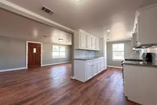 13868 Cedar Hill Dr, Montgomery, TX 77356 - Photo 5
