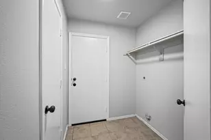 5518 Rio Alamo St, Rosharon, TX 77583 - Photo 11