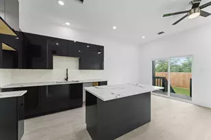 3135 Crane St A and B, Houston, TX 77026 - Photo 9