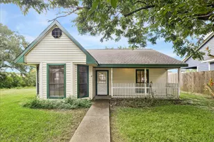 512 Texas St, Tomball, TX 77375 - Photo 1