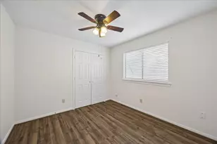 512 Texas St, Tomball, TX 77375 - Photo 15