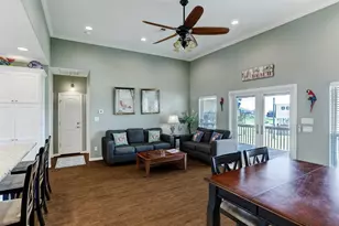 934 S Cove, Crystal Beach, TX 77650 - Photo 9