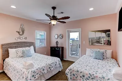 934 S Cove, Crystal Beach, TX 77650 - Photo 19