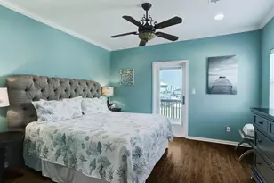 934 S Cove, Crystal Beach, TX 77650 - Photo 15