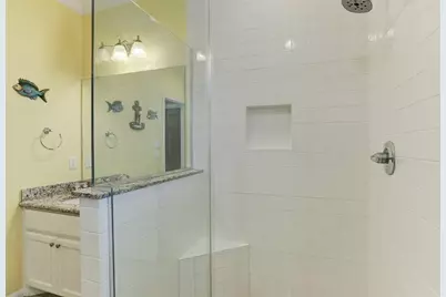 934 S Cove, Crystal Beach, TX 77650 - Photo 19