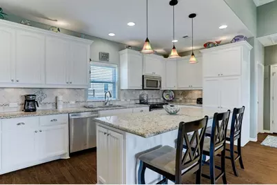 934 S Cove, Crystal Beach, TX 77650 - Photo 11