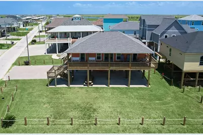 934 S Cove, Crystal Beach, TX 77650 - Photo 5