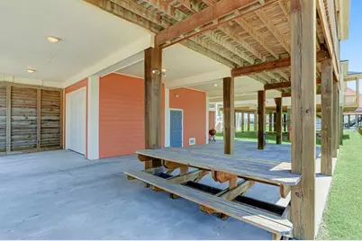 934 S Cove, Crystal Beach, TX 77650 - Photo 25
