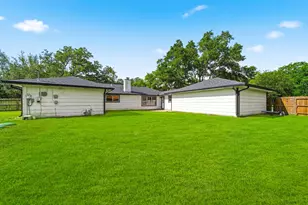 9 Robin Dr, Alvin, TX 77511 - Photo 21