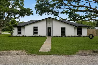 9 Robin Drive, Alvin, TX 77511 - Photo 3