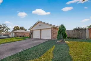 12006 New Brunswick Dr, Houston, TX 77089 - Photo 3