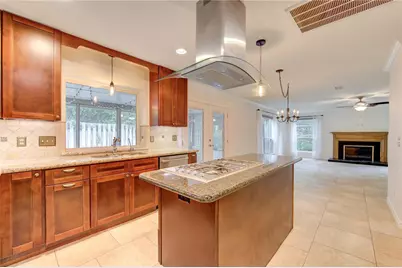 11 Thorn Berry Place, The Woodlands, TX 77381 - Photo 13
