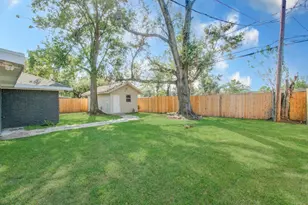 1939 Woodvine Dr, Houston, TX 77055 - Photo 31