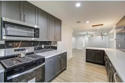 1939 Woodvine Drive, Houston, TX 77055 - Photo 7