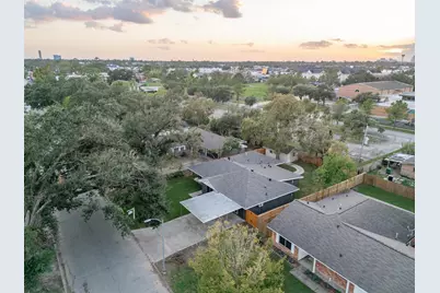 1939 Woodvine Drive, Houston, TX 77055 - Photo 37