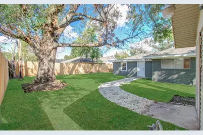 1939 Woodvine Drive, Houston, TX 77055 - Photo 35