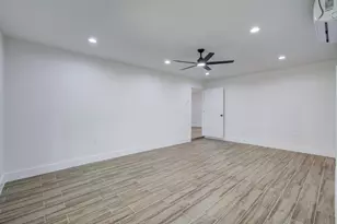 1939 Woodvine Dr, Houston, TX 77055 - Photo 27