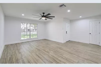 1939 Woodvine Drive, Houston, TX 77055 - Photo 9