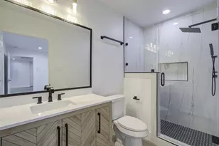 1939 Woodvine Dr, Houston, TX 77055 - Photo 13