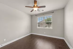 2034 Que Manor Dr, Houston, TX 77090 - Photo 23