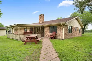130 Elm St, Flatonia, TX 78941 - Photo 17