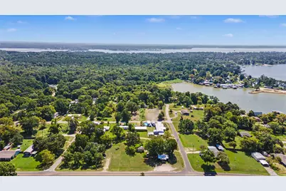 149 E Austin Avenue, Onalaska, TX 77360 - Photo 37