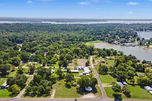 149 E Austin Ave, Onalaska, TX 77360 - Photo 37