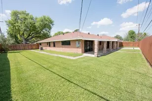 8419 Dover St, Houston, TX 77061 - Photo 15