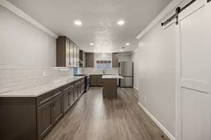 10214 Hedge Way Dr, Houston, TX 77065 - Photo 11