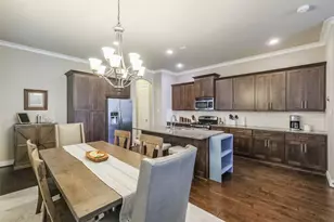 1176 Nelson Falls Ln, Houston, TX 77008 - Photo 7