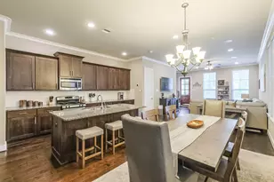 1176 Nelson Falls Ln, Houston, TX 77008 - Photo 9