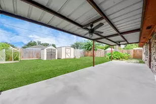 1110 E Brown Ln, Deer Park, TX 77536 - Photo 11