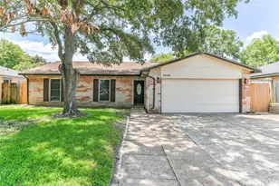 9902 Wren St, La Porte, TX 77571 - Photo 1