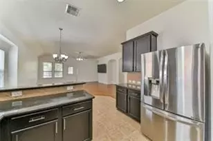 2013 Troon Dr, La Porte, TX 77571 - Photo 9