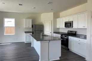 3223 Diamond Vw Ln, Angleton, TX 77515 - Photo 3
