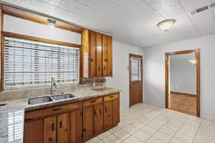 10229 Royal Oaks Dr, Houston, TX 77016 - Photo 11