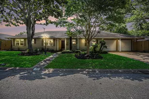 33 Maple Ln, Galveston, TX 77551 - Photo 37