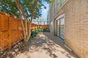 4637 Wild Indigo St, Houston, TX 77027 - Photo 25