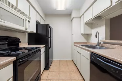 4637 Wild Indigo Street #421, Houston, TX 77027 - Photo 9