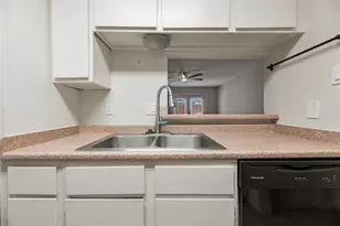 4637 Wild Indigo St, Houston, TX 77027 - Photo 11