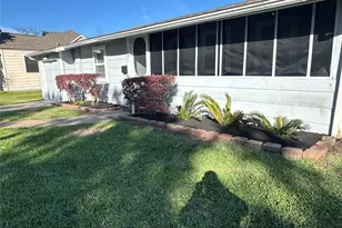 2281 Des Jardines St, Houston, TX 77023 - Photo 3