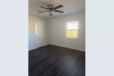 2281 Des Jardines Street, Houston, TX 77023 - Photo 19