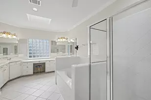 5886 Inwood Park Ct, Houston, TX 77057 - Photo 13