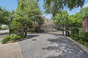 5886 Inwood Park Ct, Houston, TX 77057 - Photo 19